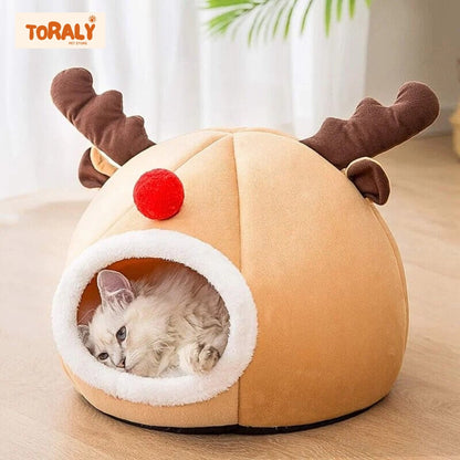 Reindeer-Shaped Christmas Pet House